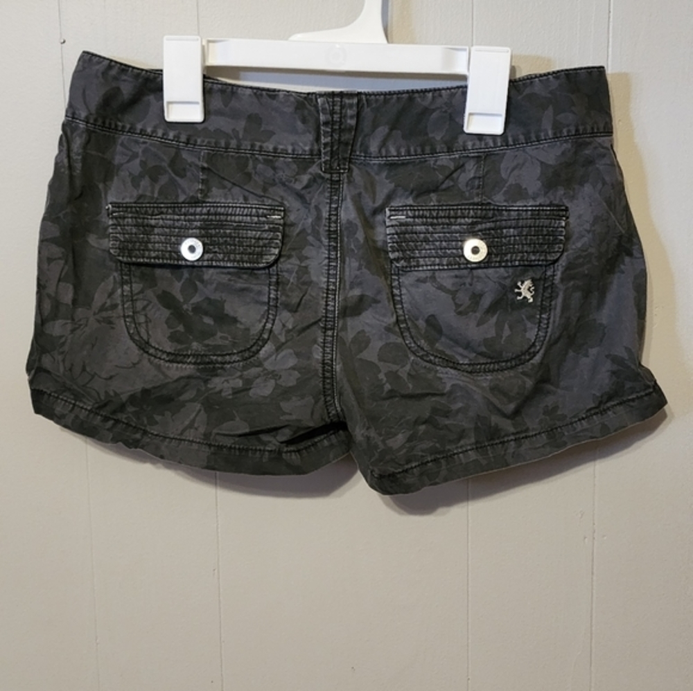 Grey Black Size‎ 6 Shorts Casual Express A189